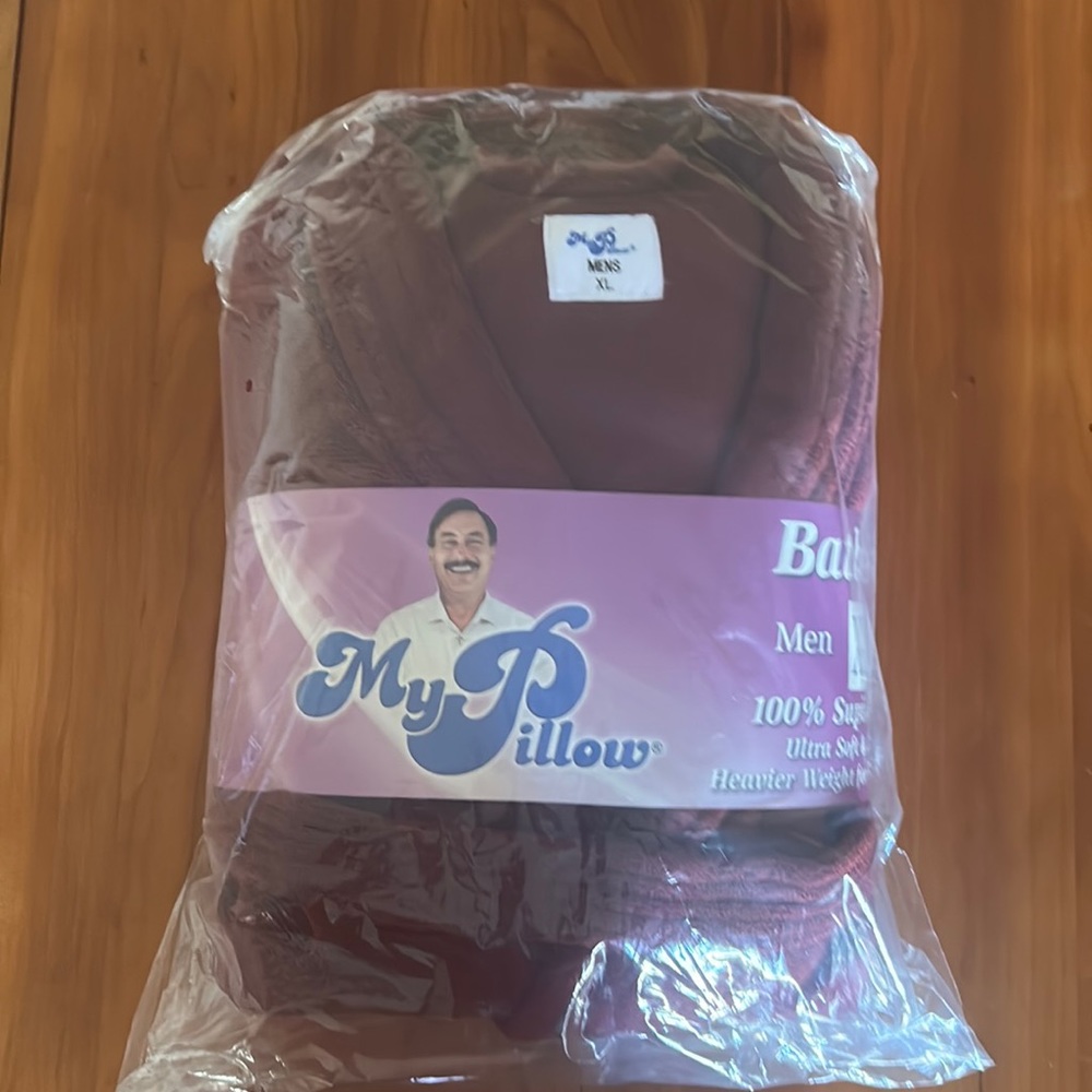 XL Mens My Pillow Robe Burgundy color